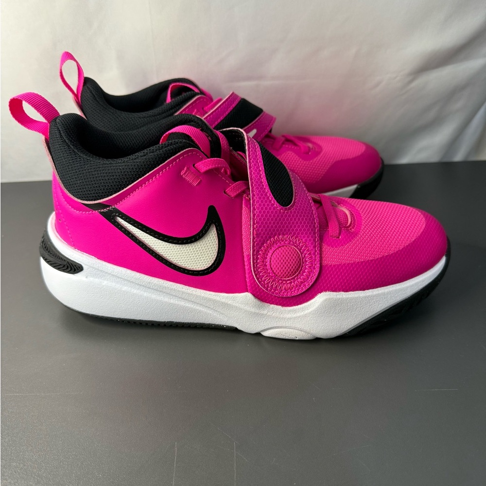 Nike Team Hustle D 11 Basketball Sneaker - Kids'